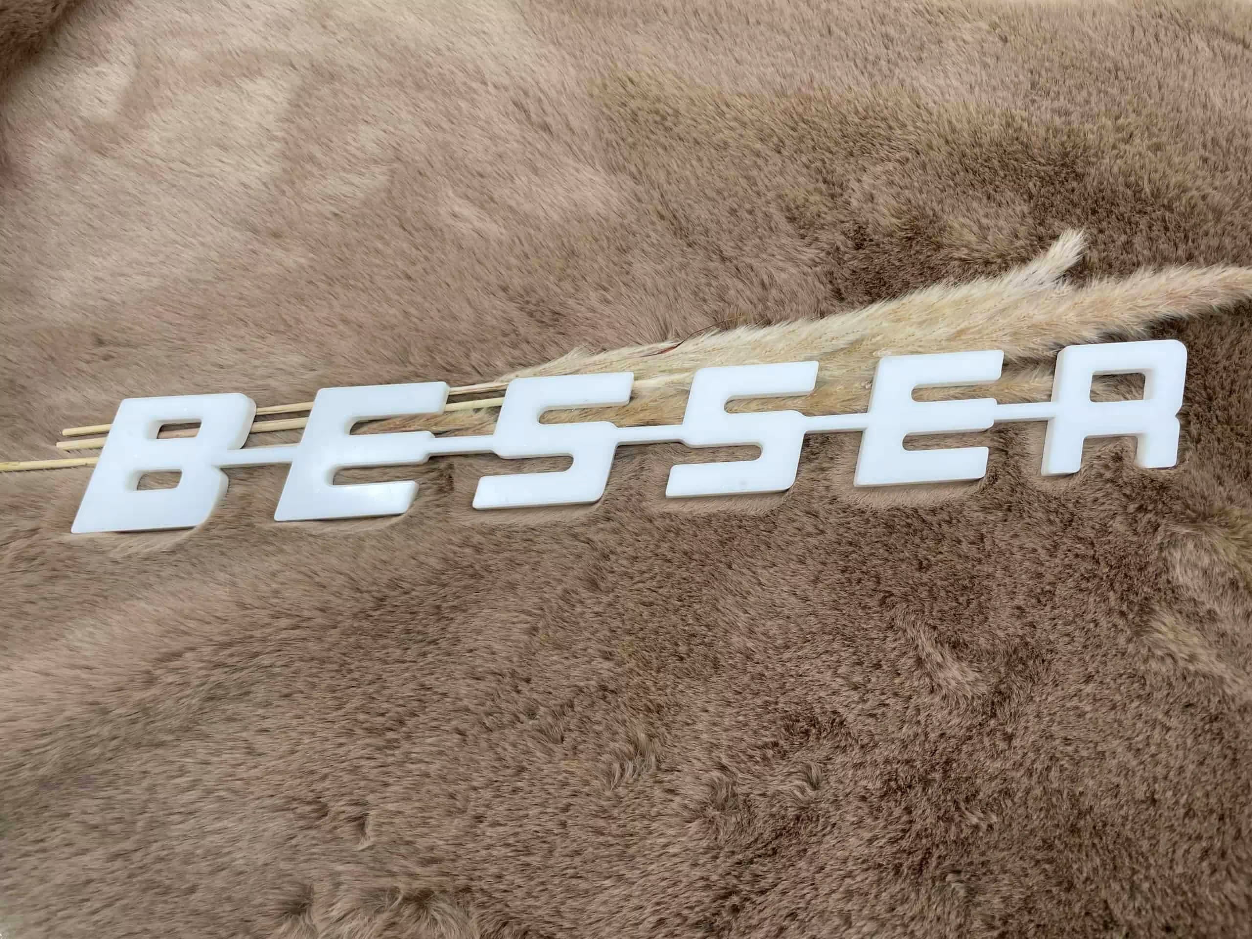 Besser Logo - Plexiglas Wit - 8mm