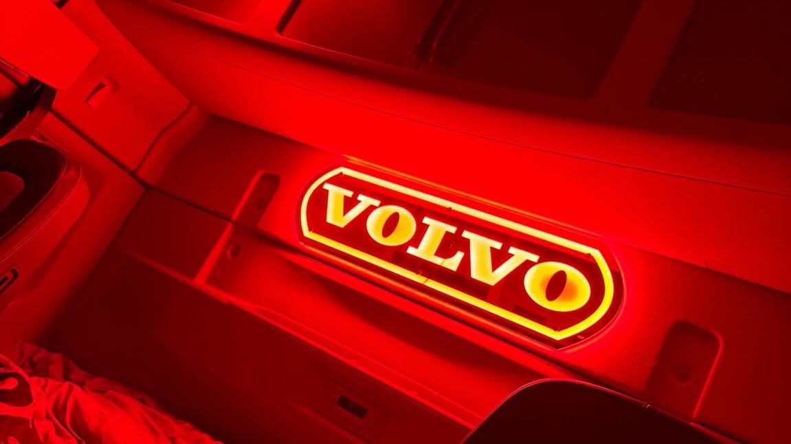 Volvo LED Logo Spiegel Achterwand - 90x25cm
